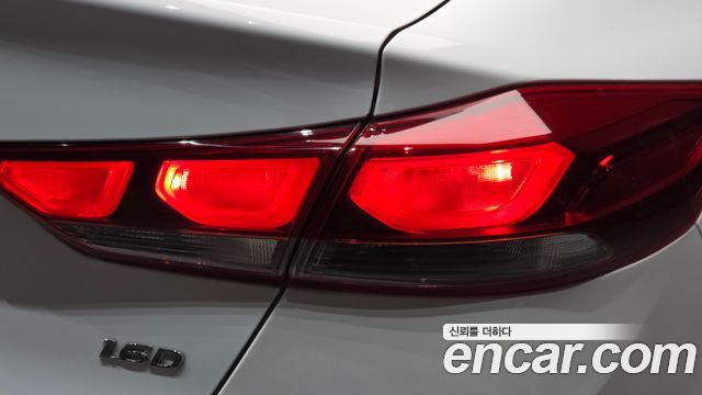 Hyundai AVANTE 2018 — photo 9