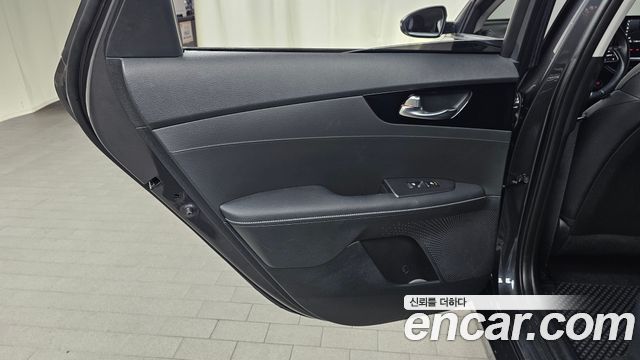 Kia K3 2024 — photo 15