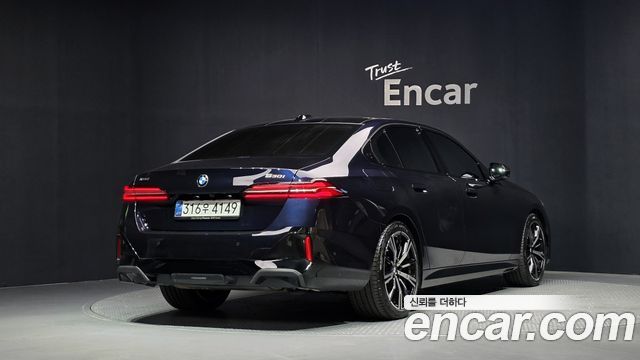 BMW 5-Series 2026 — photo 2
