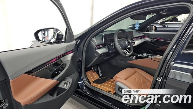BMW 5-Series 2026 — photo 13