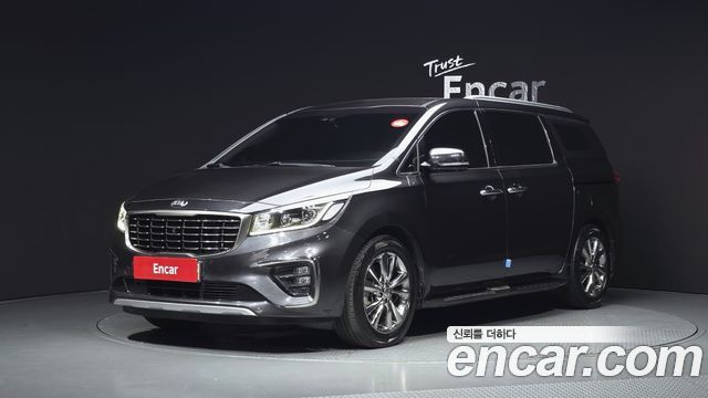 Kia Canival 2020 — photo 1