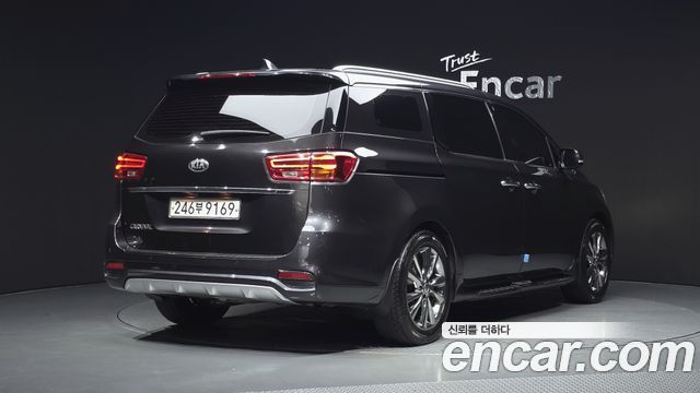 Kia Canival 2020 — photo 2