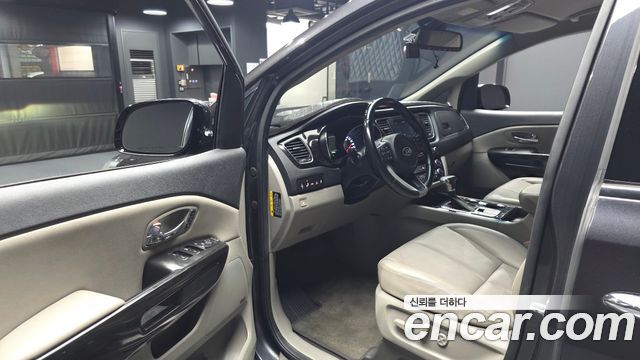 Kia Canival 2020 — photo 13