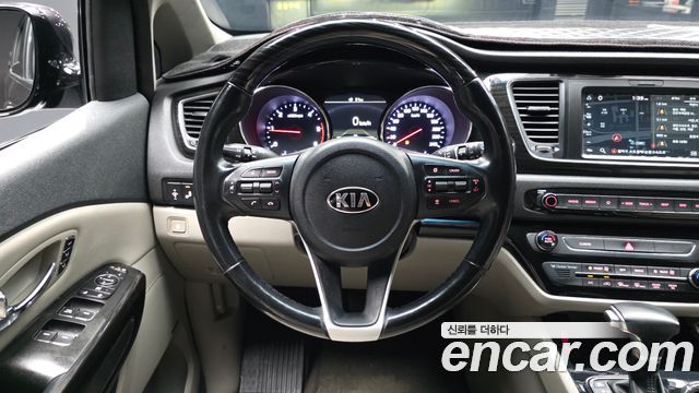 Kia Canival 2020 — photo 20