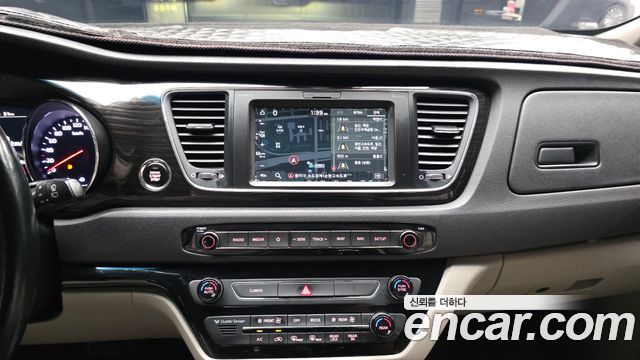 Kia Canival 2020 — photo 21