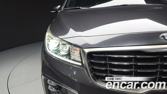 Kia Canival 2020 — photo 8