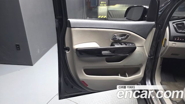Kia Canival 2020 — photo 14