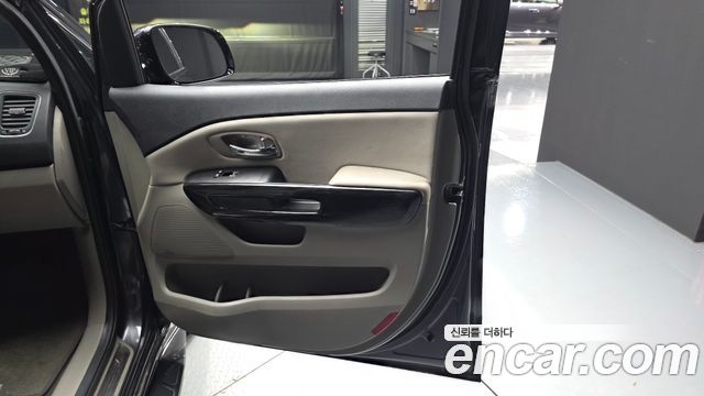 Kia Canival 2020 — photo 15