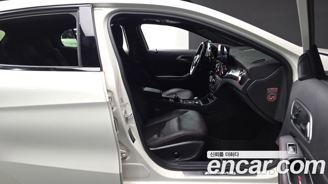 Mercedes-Benz GLA-Class 2015 — photo 10