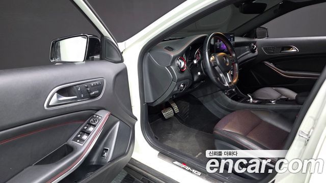 Mercedes-Benz GLA-Class 2015 — photo 11