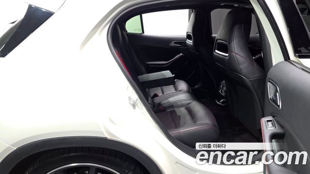 Mercedes-Benz GLA-Class 2015 — photo 12