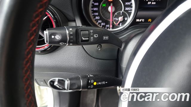 Mercedes-Benz GLA-Class 2015 — photo 17
