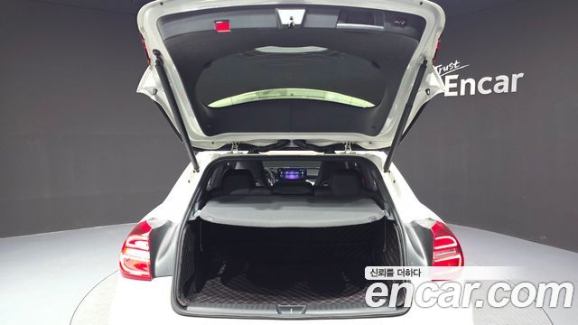 Mercedes-Benz GLA-Class 2015 — photo 20