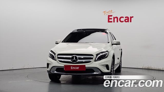 Mercedes-Benz GLA-Class 2017 — photo 3