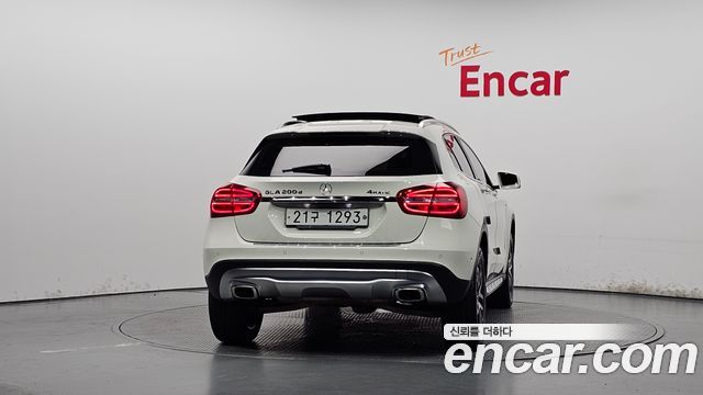 Mercedes-Benz GLA-Class 2017 — photo 4