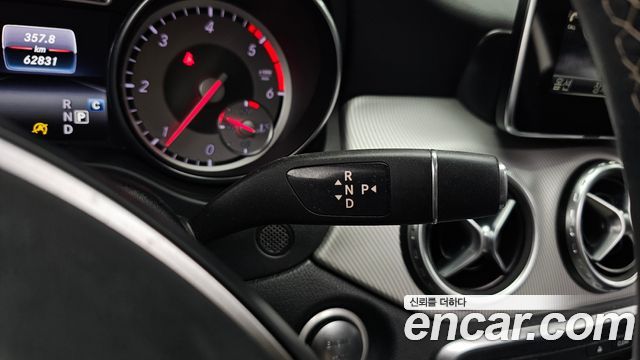 Mercedes-Benz GLA-Class 2017 — photo 9