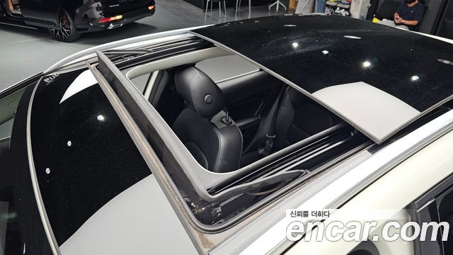 Mercedes-Benz GLA-Class 2017 — photo 19