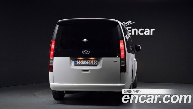 Hyundai Staria 2023 — photo 4