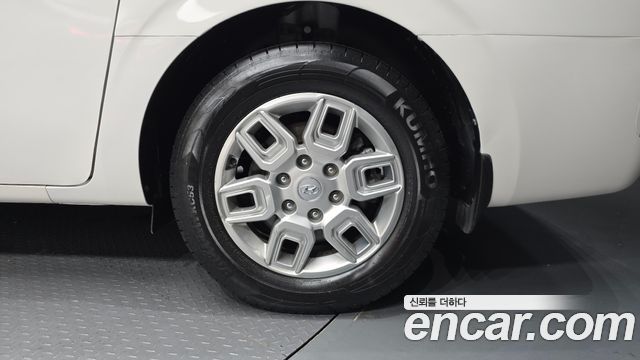Hyundai Staria 2023 — photo 5