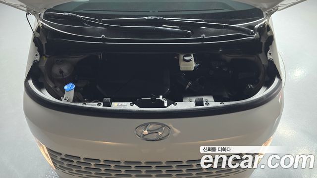 Hyundai Staria 2023 — photo 6