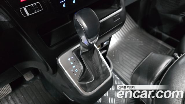 Hyundai Staria 2023 — photo 9