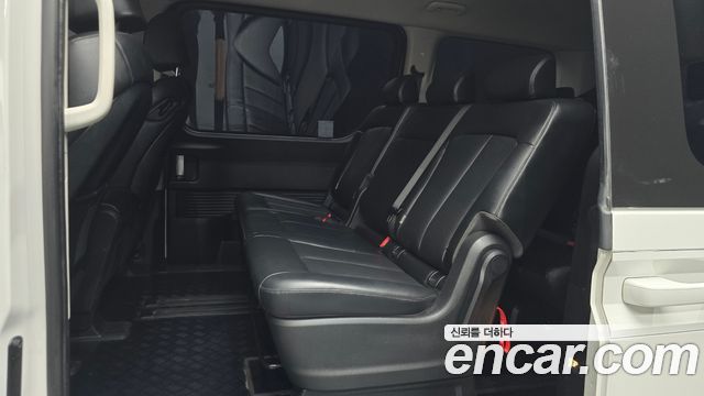 Hyundai Staria 2023 — photo 11