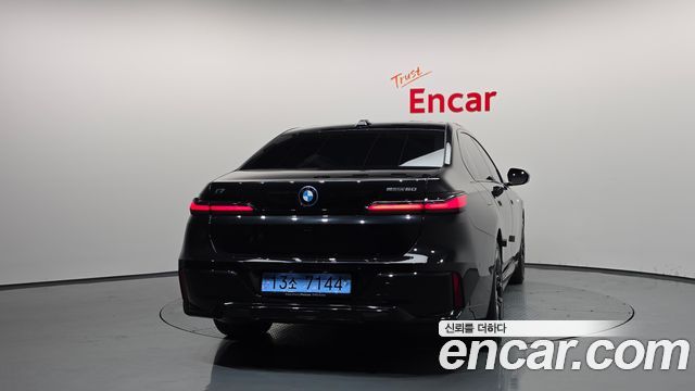 BMW i7 2024 — photo 4