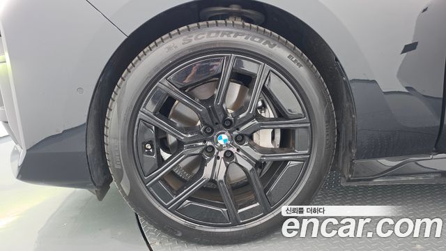 BMW i7 2024 — photo 5