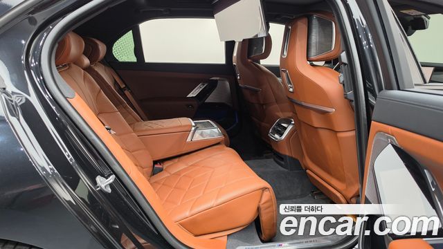 BMW i7 2024 — photo 11