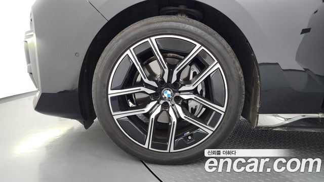 BMW 7-Series 2025 — photo 5
