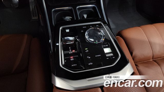BMW 7-Series 2025 — photo 9