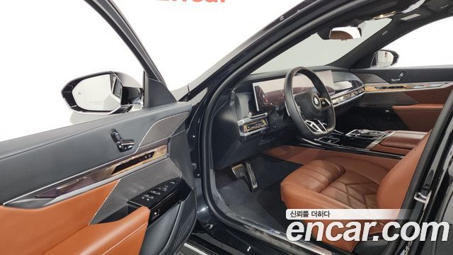 BMW 7-Series 2025 — photo 10