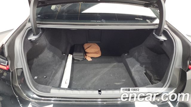 BMW 7-Series 2025 — photo 18