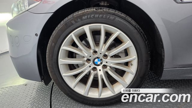 BMW 5-Series 2016 — photo 5