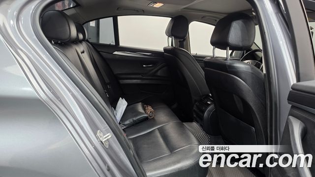 BMW 5-Series 2016 — photo 12