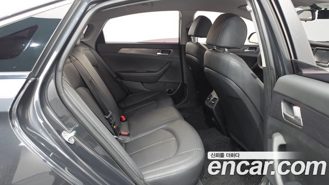 Hyundai Sonata 2018 — photo 17