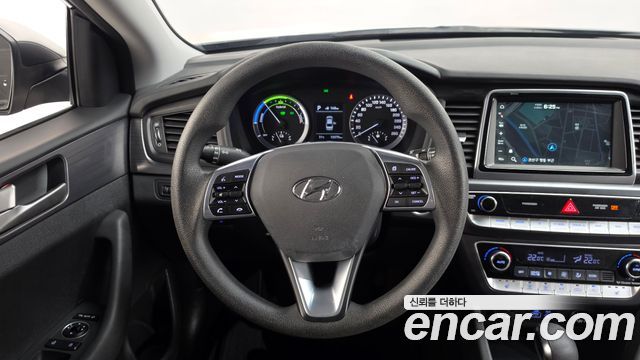 Hyundai Sonata 2018 — photo 18