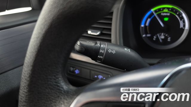 Hyundai Sonata 2018 — photo 30