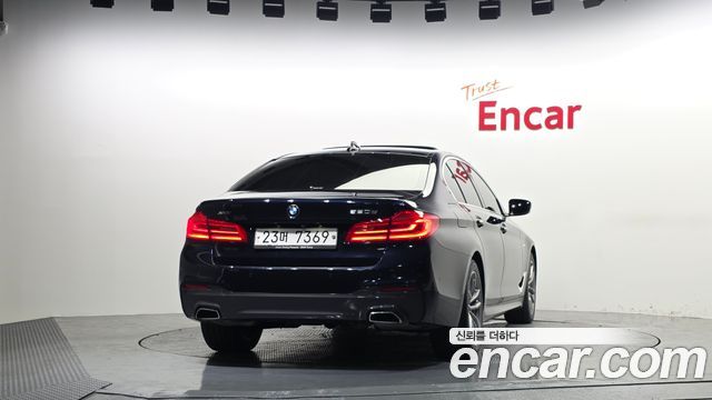 BMW 5-Series 2018 — photo 4