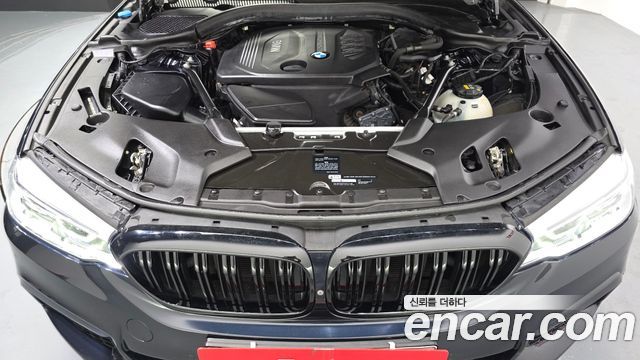 BMW 5-Series 2018 — photo 6