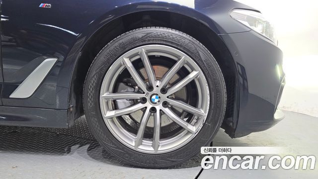 BMW 5-Series 2018 — photo 7