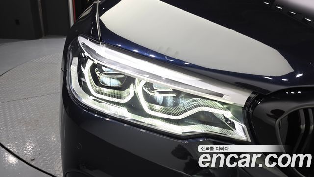 BMW 5-Series 2018 — photo 8
