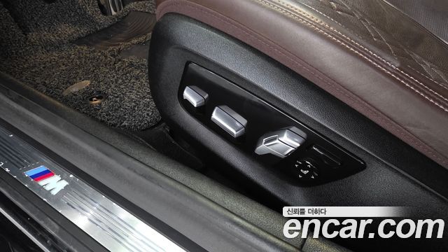BMW 5-Series 2018 — photo 31