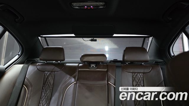 BMW 5-Series 2018 — photo 34