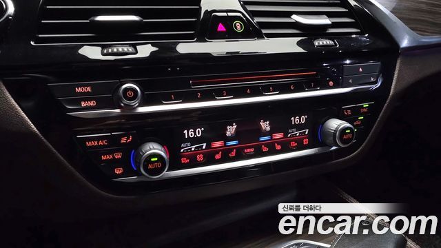 BMW 5-Series 2018 — photo 37