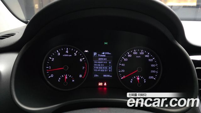 Kia Stonic 2019 — photo 8