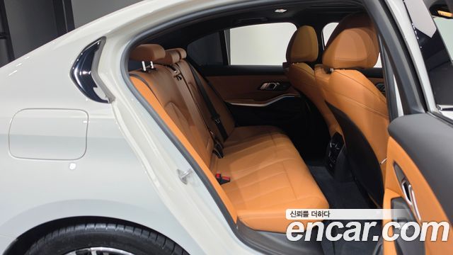 BMW 3-Series 2025 — photo 12