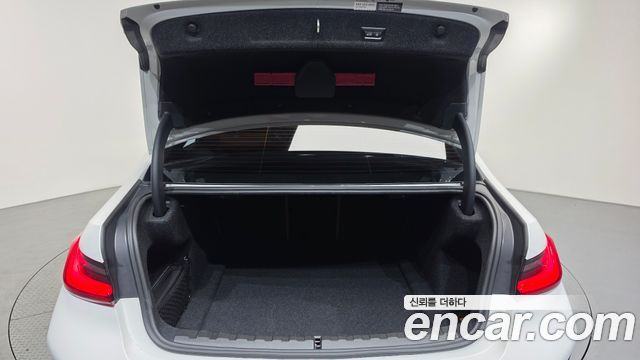BMW 3-Series 2025 — photo 20