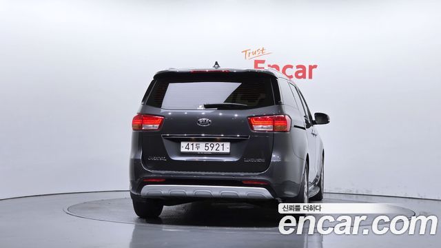 Kia Canival 2018 — photo 4