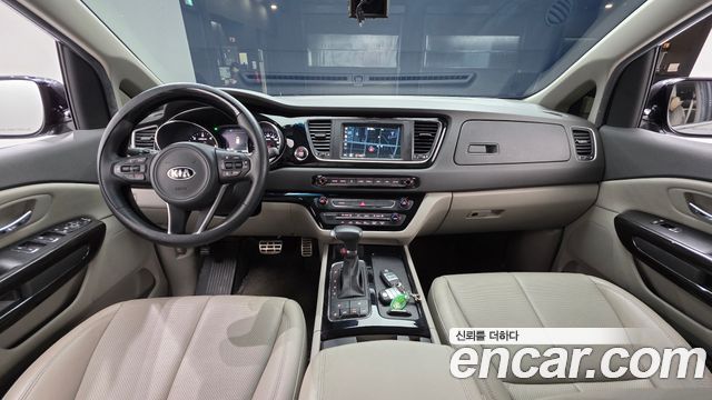 Kia Canival 2018 — photo 10